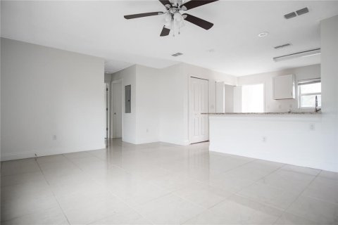 Apartamento en alquiler en Davenport, Florida, 2 dormitorios, 97.55 m2 № 1918747 - foto 8
