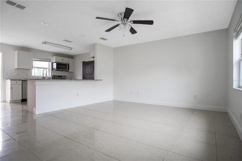 Apartamento en alquiler en Davenport, Florida, 2 dormitorios, 97.55 m2 № 1918747 - foto 7