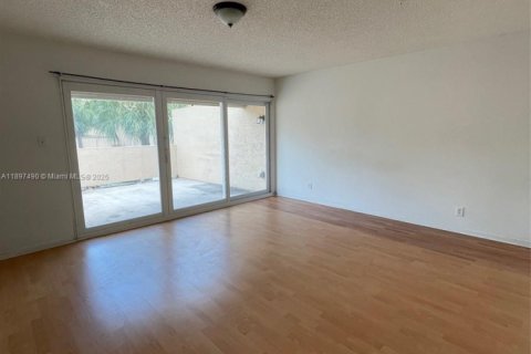 Adosado en venta en Plantation, Florida, 3 dormitorios, 164.44 m2 № 1949798 - foto 2