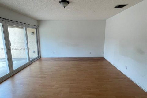 Adosado en venta en Plantation, Florida, 3 dormitorios, 164.44 m2 № 1949798 - foto 3