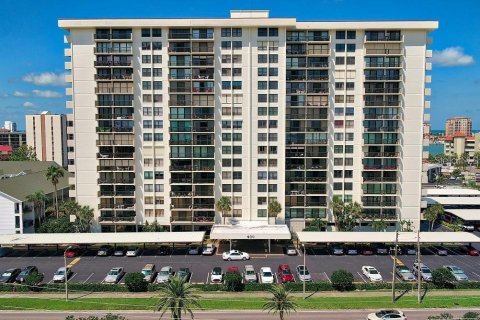 Condo in Clearwater, Florida, 2 bedrooms  № 1742902 - photo 2
