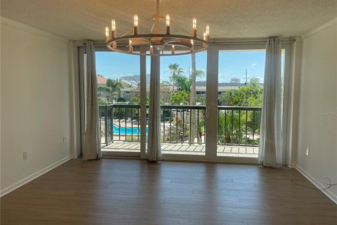 Condo in Clearwater, Florida, 2 bedrooms  № 1742902 - photo 9