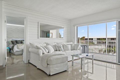 Condo in Tequesta, Florida, 2 bedrooms  № 2245784 - photo 27
