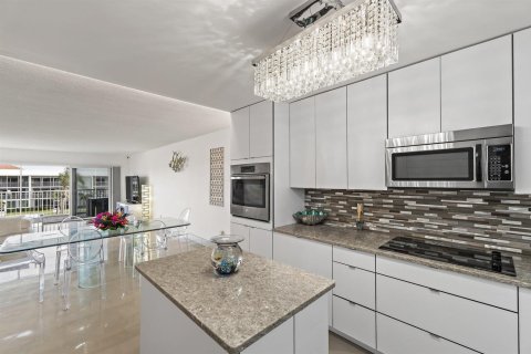 Condo in Tequesta, Florida, 2 bedrooms  № 2245784 - photo 19