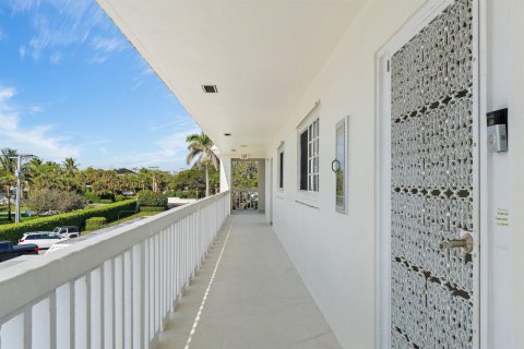 Condo in Tequesta, Florida, 2 bedrooms  № 2245784 - photo 10