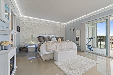 Condo in Tequesta, Florida, 2 bedrooms  № 2245784 - photo 29