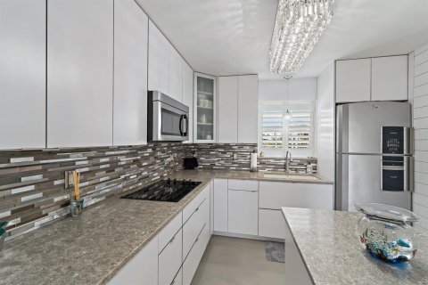 Condo in Tequesta, Florida, 2 bedrooms  № 2245784 - photo 20