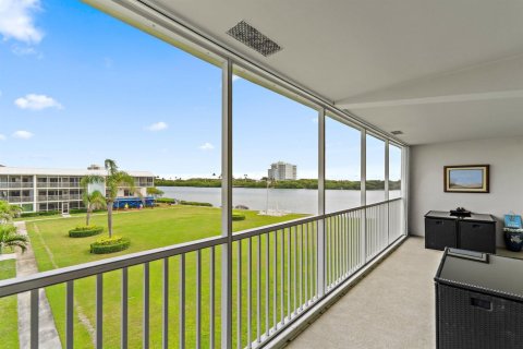 Condo in Tequesta, Florida, 2 bedrooms  № 2245784 - photo 7