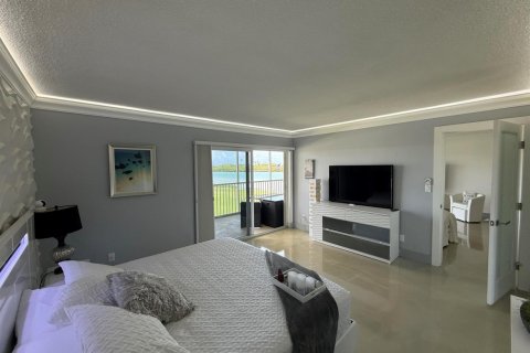 Condo in Tequesta, Florida, 2 bedrooms  № 2245784 - photo 5