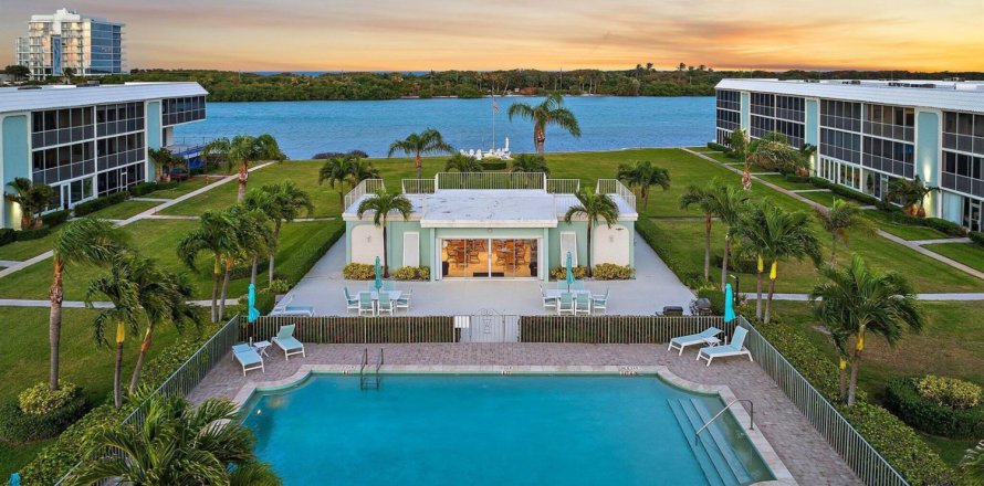 Condo in Tequesta, Florida, 2 bedrooms  № 2245784