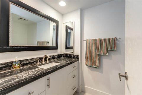 Condominio en venta en Lauderhill, Florida, 2 dormitorios, 149.29 m2 № 2014442 - foto 23