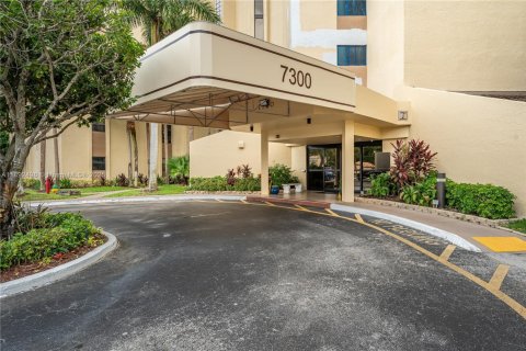 Condominio en venta en Lauderhill, Florida, 2 dormitorios, 149.29 m2 № 2014442 - foto 29