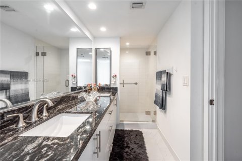Condominio en venta en Lauderhill, Florida, 2 dormitorios, 149.29 m2 № 2014442 - foto 16