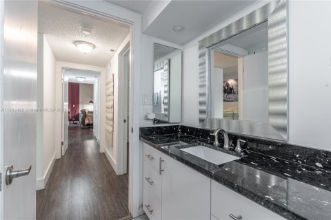 Condominio en venta en Lauderhill, Florida, 2 dormitorios, 149.29 m2 № 2014442 - foto 21