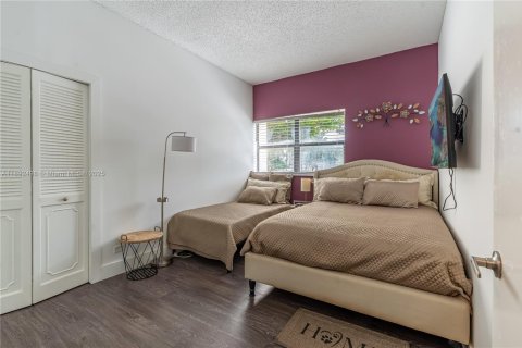 Condominio en venta en Lauderhill, Florida, 2 dormitorios, 149.29 m2 № 2014442 - foto 19