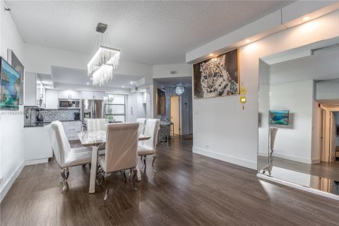 Condominio en venta en Lauderhill, Florida, 2 dormitorios, 149.29 m2 № 2014442 - foto 7