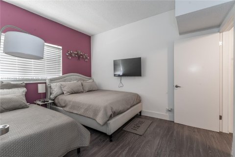 Condominio en venta en Lauderhill, Florida, 2 dormitorios, 149.29 m2 № 2014442 - foto 18