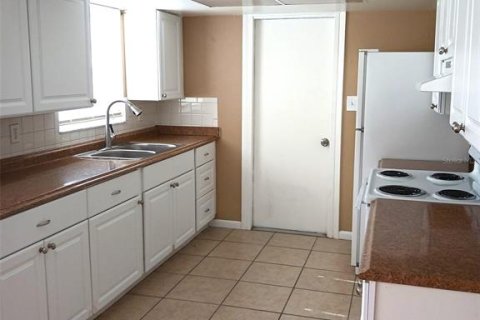 Appartement à louer à Holiday, Floride: 2 chambres, 72.84 m2 № 2383964 - photo 3