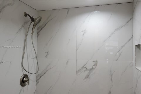 Снять в аренду кондоминиум в Лодерхилл, Флорида 1 спальня, 74.32м2, № 1946539 - фото 17