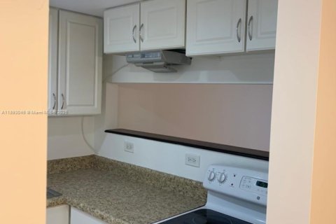 Снять в аренду кондоминиум в Лодерхилл, Флорида 1 спальня, 74.32м2, № 1946539 - фото 10