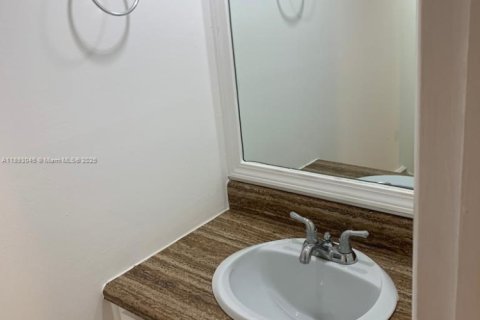 Снять в аренду кондоминиум в Лодерхилл, Флорида 1 спальня, 74.32м2, № 1946539 - фото 16