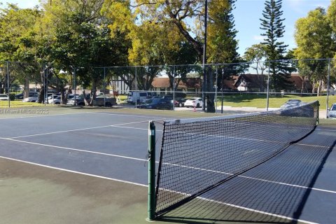 Снять в аренду кондоминиум в Лодерхилл, Флорида 1 спальня, 74.32м2, № 1946539 - фото 28