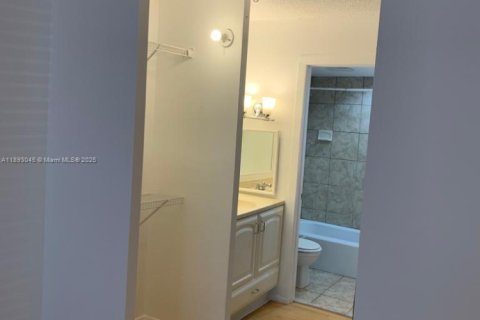 Снять в аренду кондоминиум в Лодерхилл, Флорида 1 спальня, 74.32м2, № 1946539 - фото 13