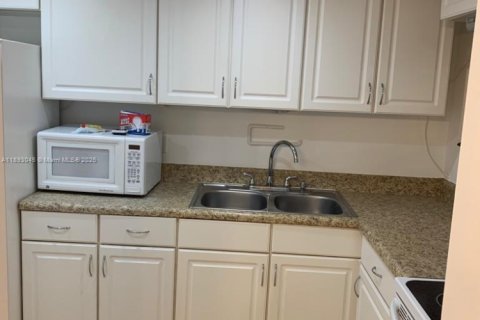 Снять в аренду кондоминиум в Лодерхилл, Флорида 1 спальня, 74.32м2, № 1946539 - фото 9