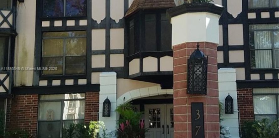 Кондоминиум с 1 спальней в Лодерхилл, Флорида № 1946539