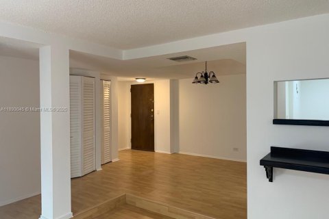 Снять в аренду кондоминиум в Лодерхилл, Флорида 1 спальня, 74.32м2, № 1946539 - фото 5