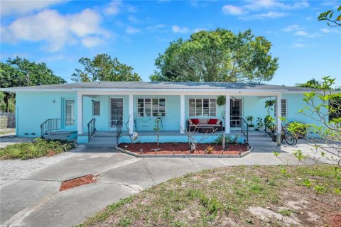 Propiedad comercial en Gulfport, Florida 10 dormitorios, 442.77 m2 № 2369551