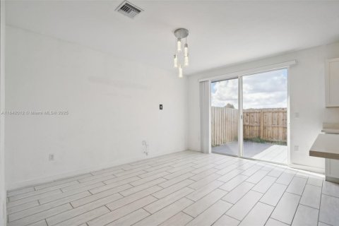 Купить таунхаус в Хомстед, Флорида 4 спальни, 127.65м2, № 1834293 - фото 3