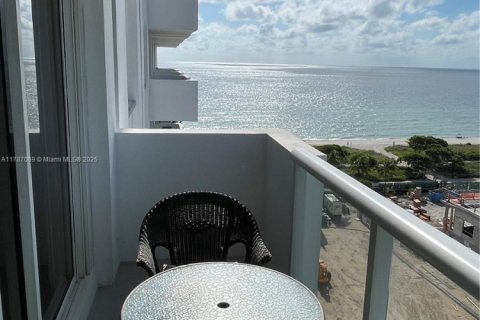Copropriété à louer à Surfside, Floride: 1 chambre, 84.08 m2 № 1730812 - photo 13