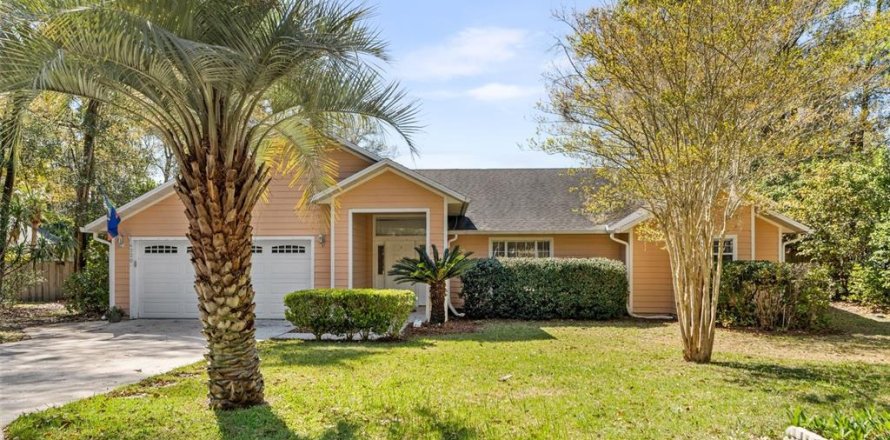 House in Gainesville, Florida 3 bedrooms, 188.31 sq.m. № 2199155