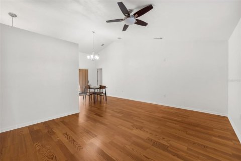 House in Gainesville, Florida 3 bedrooms, 188.31 sq.m. № 2199155 - photo 8