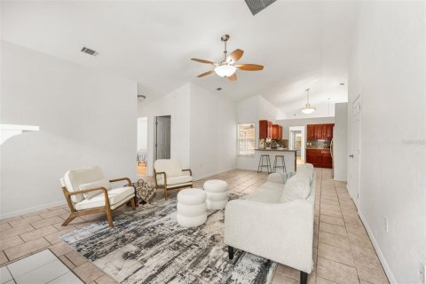 House in Gainesville, Florida 3 bedrooms, 188.31 sq.m. № 2199155 - photo 6