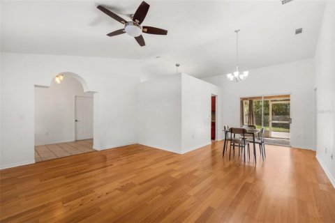 House in Gainesville, Florida 3 bedrooms, 188.31 sq.m. № 2199155 - photo 9