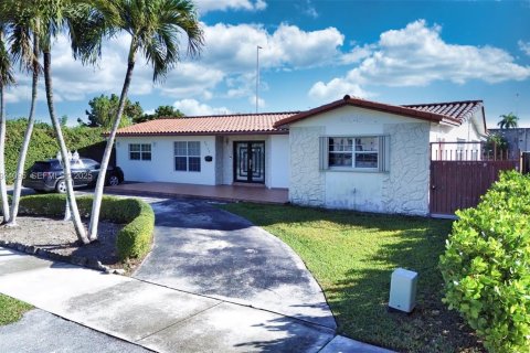 House in Miami, Florida 5 bedrooms, 190.17 sq.m. № 1992404 - photo 6