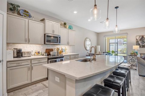 House in Lutz, Florida 5 bedrooms, 265.61 sq.m. № 2216782 - photo 22