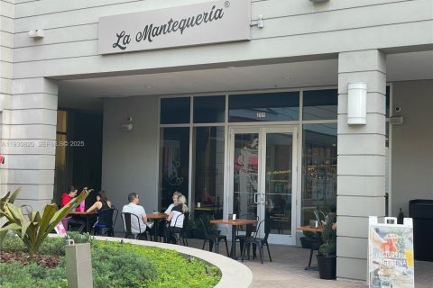 Immobilier commercial à Doral, Floride № 2034389