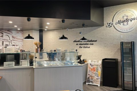 Immobilier commercial à vendre à Doral, Floride № 2034389 - photo 10