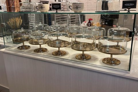 Immobilier commercial à vendre à Doral, Floride № 2034389 - photo 9