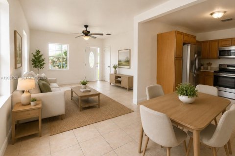 House in Miami, Florida 3 bedrooms, 120.77 sq.m. № 2258035 - photo 11