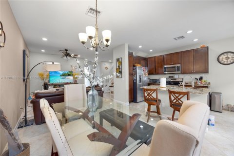Adosado en venta en Fort Myers, Florida, 3 dormitorios, 150.59 m2 № 1950440 - foto 13