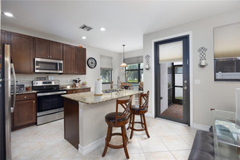 Adosado en venta en Fort Myers, Florida, 3 dormitorios, 150.59 m2 № 1950440 - foto 10