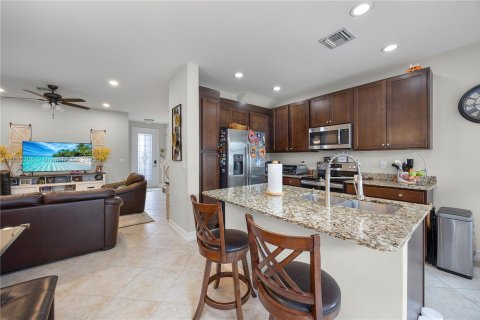 Adosado en venta en Fort Myers, Florida, 3 dormitorios, 150.59 m2 № 1950440 - foto 9