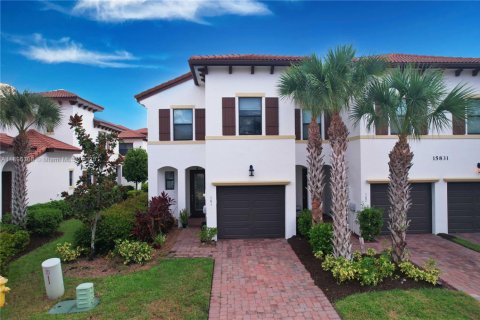 Adosado en venta en Fort Myers, Florida, 3 dormitorios, 150.59 m2 № 1950440 - foto 1