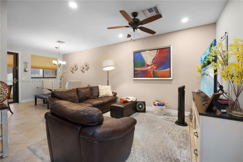Adosado en venta en Fort Myers, Florida, 3 dormitorios, 150.59 m2 № 1950440 - foto 17
