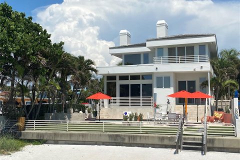 House in Indian Rocks Beach, Florida 4 bedrooms, 439.24 sq.m. № 1536113 - photo 2