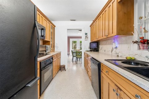 House in Tampa, Florida 5 bedrooms, 304.16 sq.m. № 2094924 - photo 19